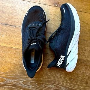 Womens HOKA Clifton 8